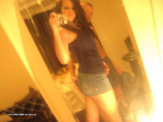 14P Gallery of an amateur sexy scene babe camwhoring