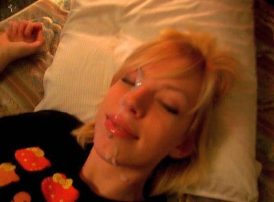 15P Fotos de uma garota alternativa loira gostosa caindo no pau