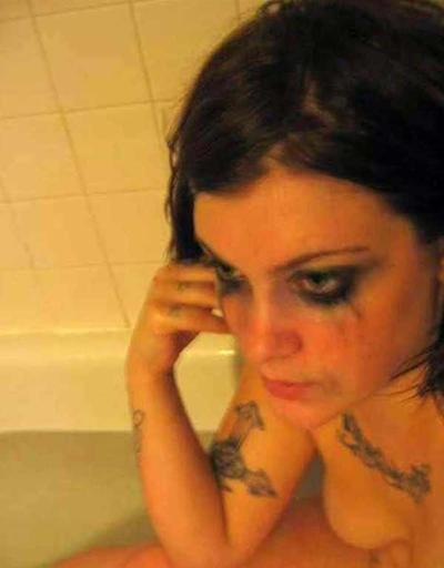 15P Pictures of hot alternative girlfriends showing off on cam
