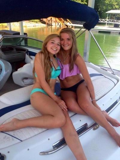 10P Hot college coeds show off in their sexy bikinis