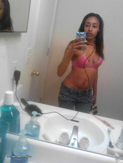 14P Compilation of a non-nude chick posing in her underwear
