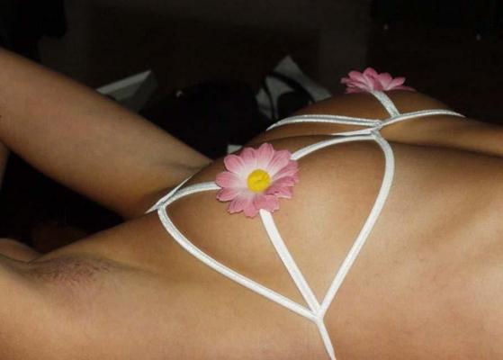 15P Pictures of a hot blonde girlfriend showing off in a skimpy bikini