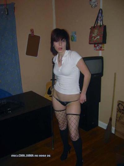 16P Picture compilation of an amateur naughty sleazy babe