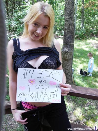 20P Bilder von sexy Amateurmädchen, die ihr Zeug zur Schau stellen