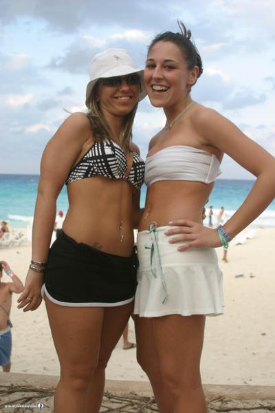 18P Pictures of wild girls partying