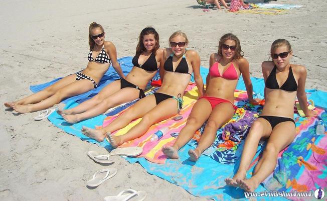 20P Pictures of super-hot girls being naughty