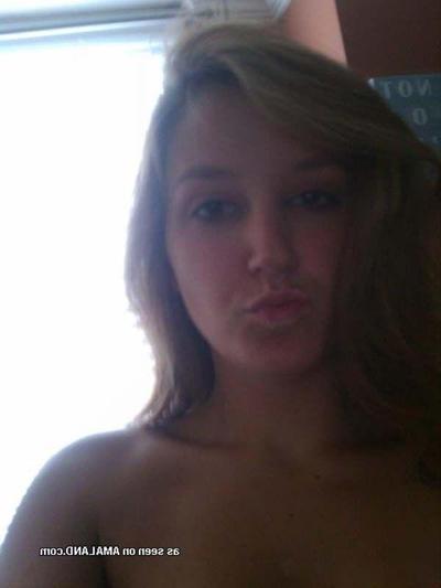 16P Pictures of hot and horny teen girls with cameras