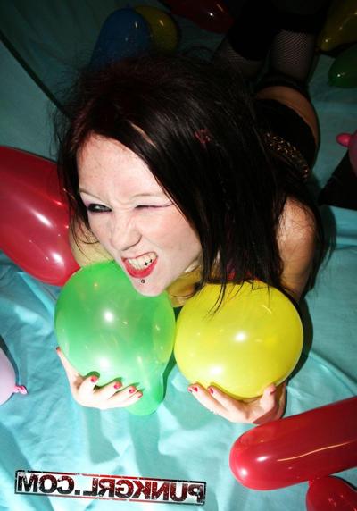 15P Pictures of teen punkl Charlie getting kinky with balloons