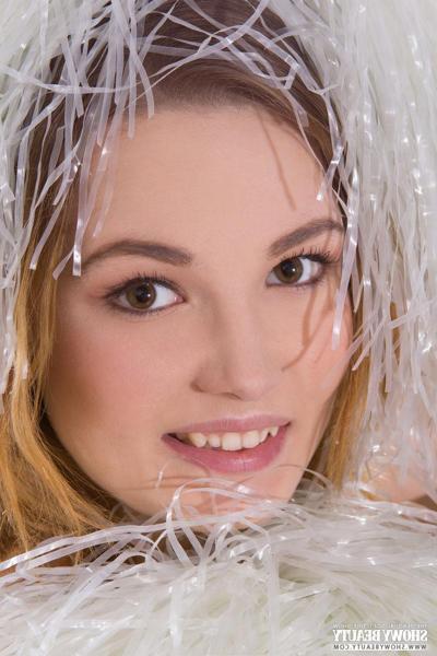 20P Hot teen Melodie strips for you in "Cheerleader"