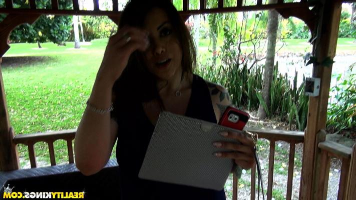 20P Amateur coed Debra Stokes fucks a stranger in a park
