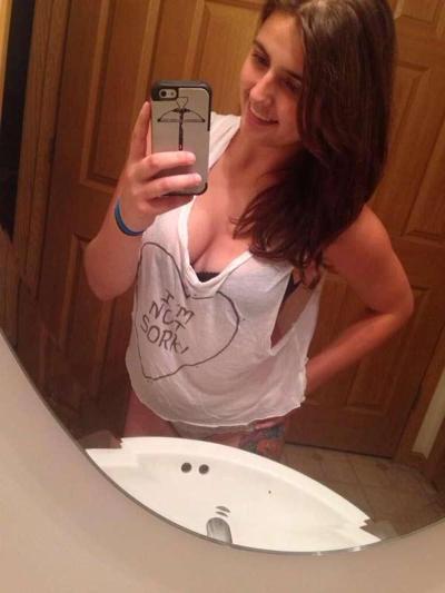 15P Beautiful college coeds take hot selfies of their nude bodies