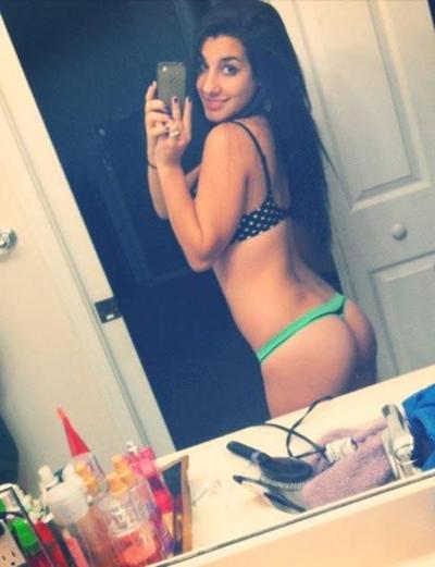 15P Wild college coeds show off their sexy bodies on camera