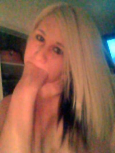 15P Hot amateur coeds share some of their sexy selfies