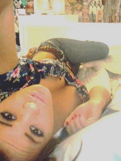 15P Sexy teen girlfriends take hot pics of their tight bodies