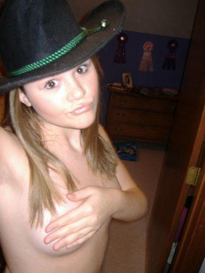 15P Pictures of hot teen girlfriends going naughty on camera