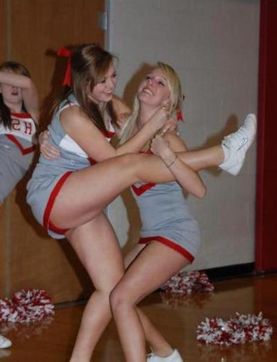 15P Pictures of hot amateur teens showing off