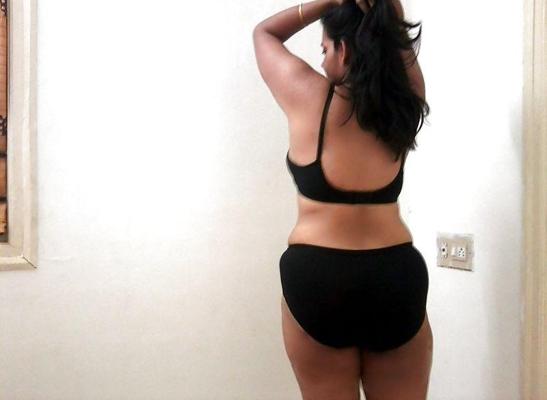 19P Indian amateur Mature let you take some pics for 20$