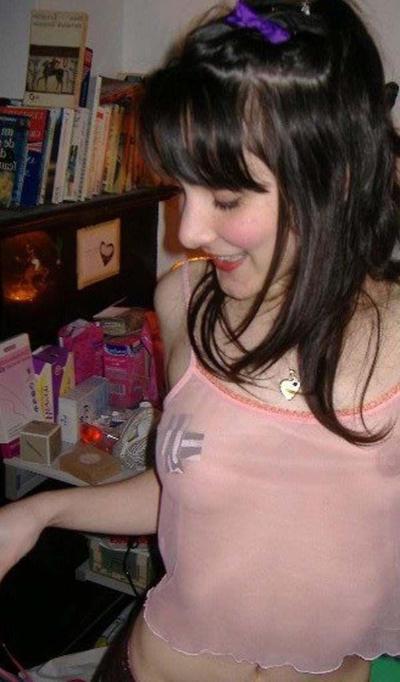 15P Pictures of horny girlfriends showing off on cam
