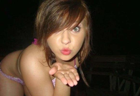 15P Pictures of hot girlfriends getting naughty on cam
