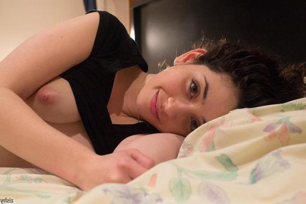 8P Hot coed Frankie Sedona invites you into her bed