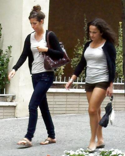 10P New York Girls in the Street East Side Union Square