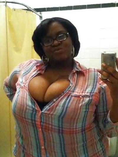 25P Ebony Busty Internet Amateur Young Set 10