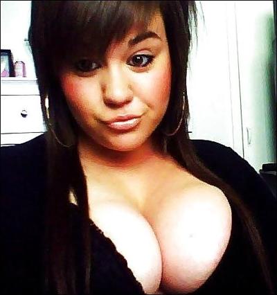 25P Big Firm Teen Cleavage 