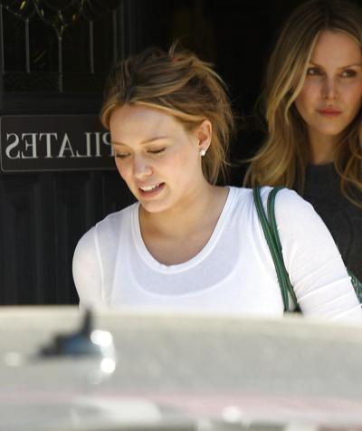 9P Hilary Duff quitte une salle de sport à Los Angeles