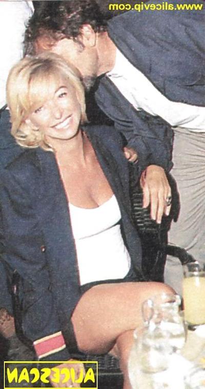 23P Italienischer reifer Fernsehstar, ich habe für 2 masturbiert