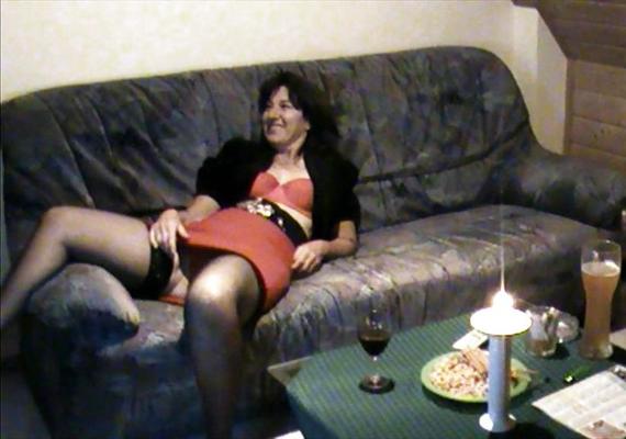 13P Gisela auf der couch in den arsch gefickt