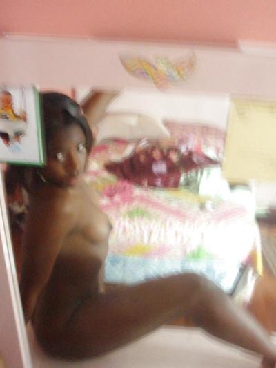 25P BLACK AMATEUR GIRLS - SELF PICS IV