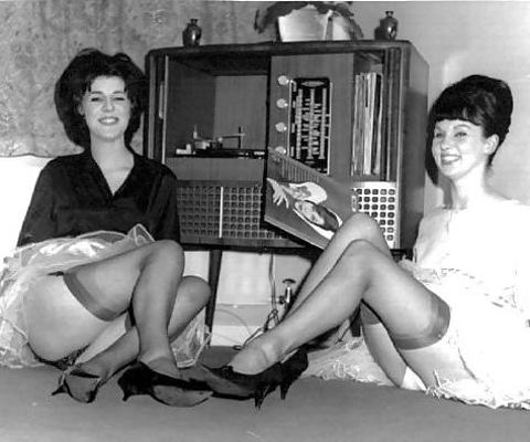 4P Vintage Stereo Babes