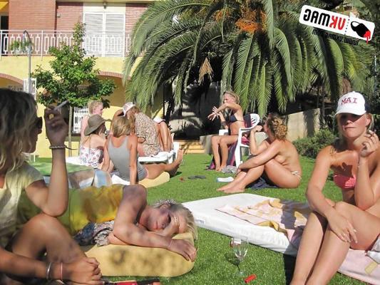 25P Sorority girls on a holiday