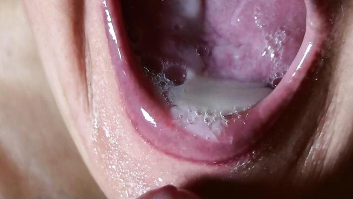 6P Huge sperm in(to) mouth
