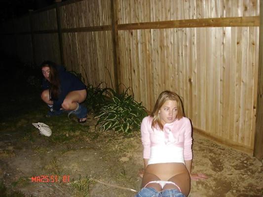 15P Nice (outdoor) toilet and bathroom girls 5