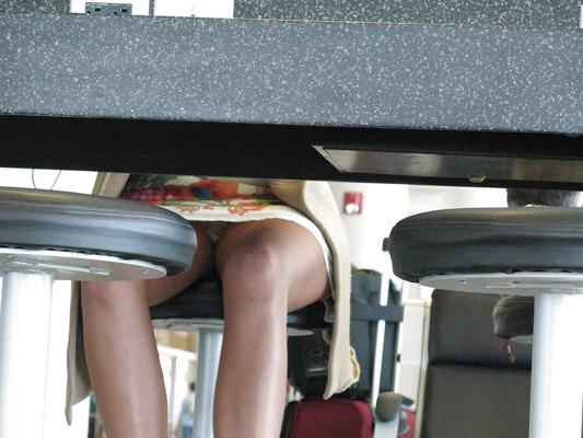 4P Airport Upskirt