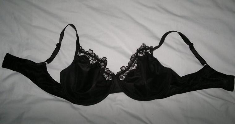 12P La culotte et le soutien-gorge de ma femme