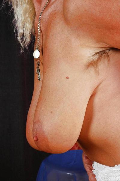 25P HOT MOM OVER 50