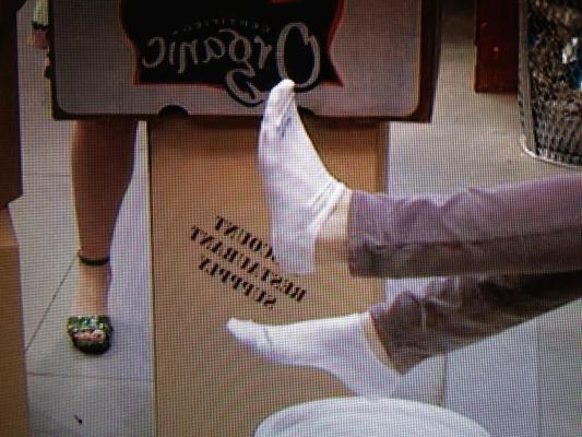 8P Selena Gomez trägt weiße Socken (hohe Qualität)