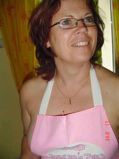 8P Clotilde in kitchen