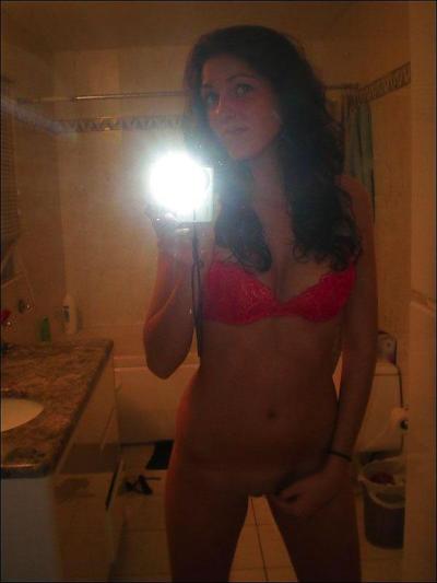 10P Self shot brunette hottie