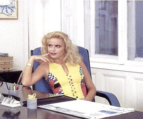 21P Two blondes taking on a guy in the office