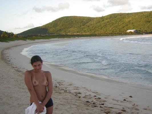 14P Cubanita girlfriend naked public beach