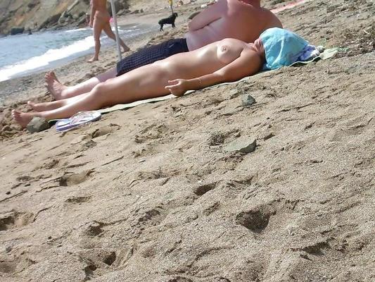 25P Older beach Nudists