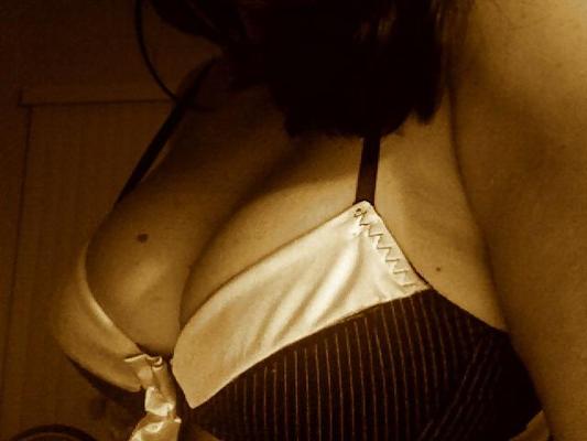 7P 家に一人でエッチな気分…