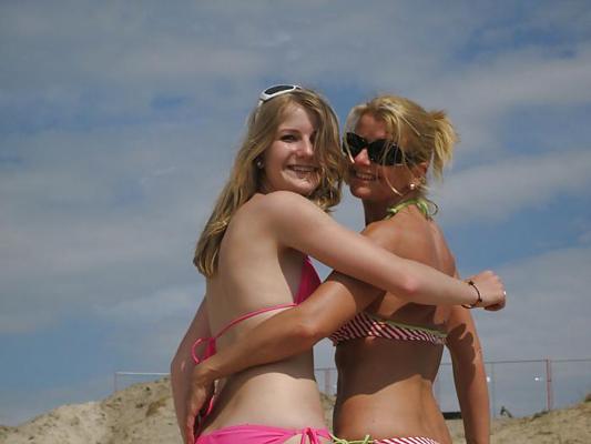 10P Sexy mom Chantal and daughter