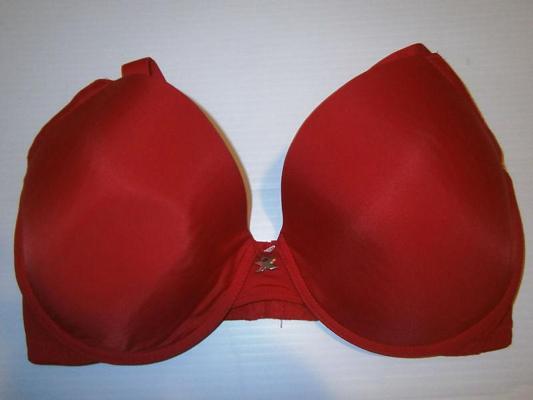 25P Woman their sell bras on the net 4