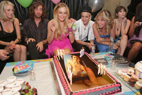 12P Hot celebrity Lindsay Lohan fucked in public