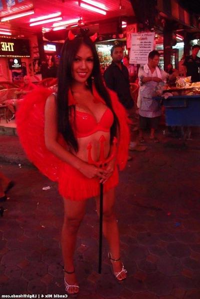16P Candids of hot Pattaya Ladyboys at sex bars and freelance