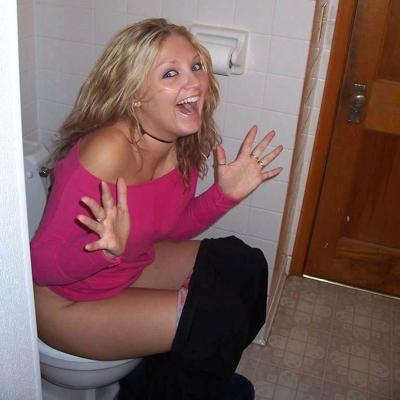 15P Drunk party girls caught peeing on the toilet